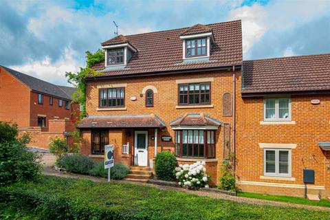 Beddoes Croft, Milton Keynes MK5