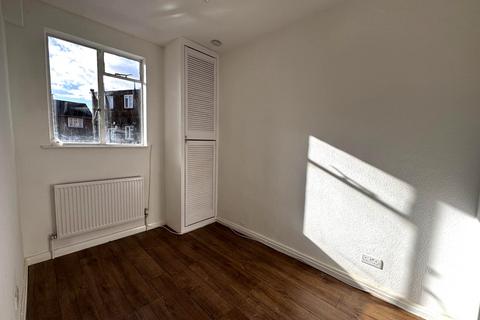 2 bedroom flat to rent, Kingsbury Road, Kingsbury, NW9