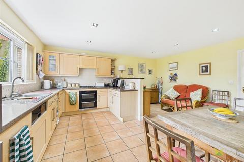 5 bedroom detached house for sale, Bentley Drive, Oswestry