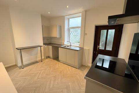 2 bedroom terraced house to rent, Game Street, Great Harwood, BB6