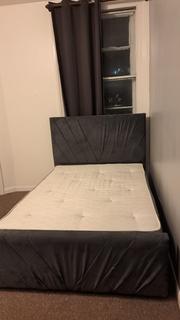 Studio to rent, York Way, London N7