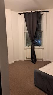 Studio to rent, York Way, London N7