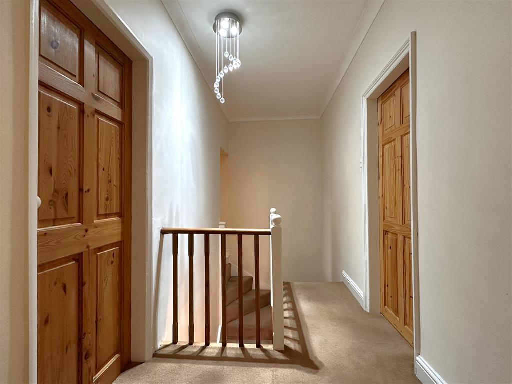 First Floor Landing 478