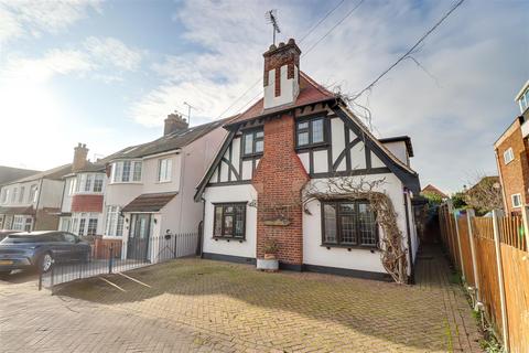 Crescent Road, Leigh-on-Sea SS9