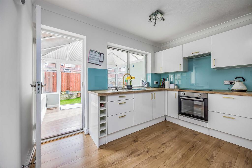 11 Whimbrel Close, Southsea-Small-Portico Marketing