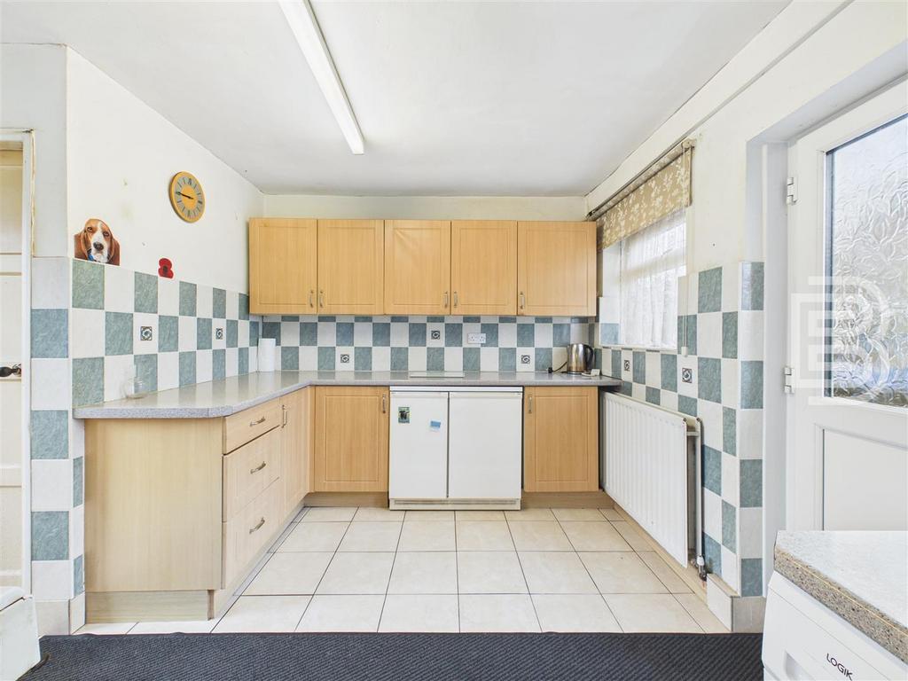 Kitchen (2).jpg