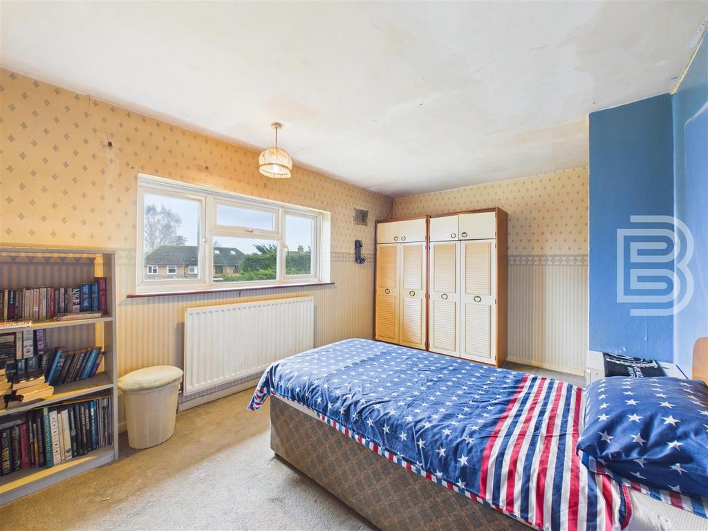 Bedroom 1 (2).jpg