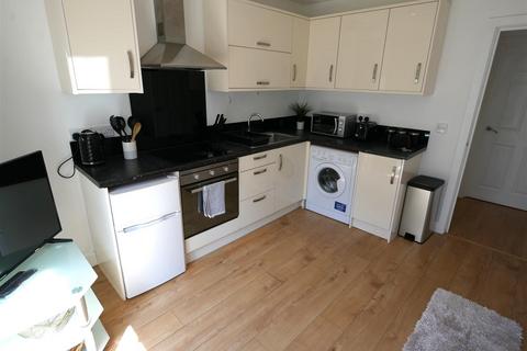 1 bedroom flat to rent, Flat 5, Woodside, Bournemouth BH1