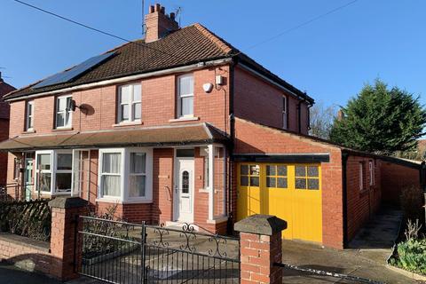 3 bedroom semi-detached house for sale, First Avenue, Pickering