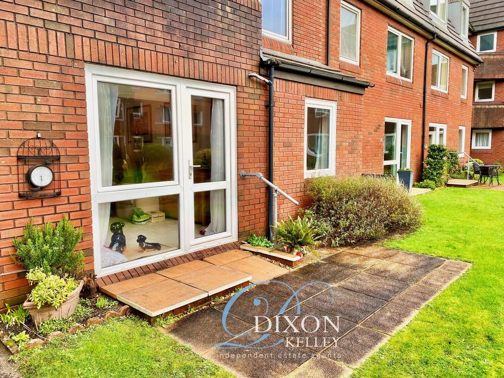 Patio Flat