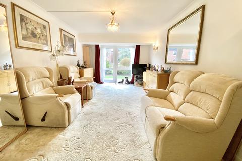1 bedroom flat for sale, Homelands House, Ringwood Road, Ferndown, BH22