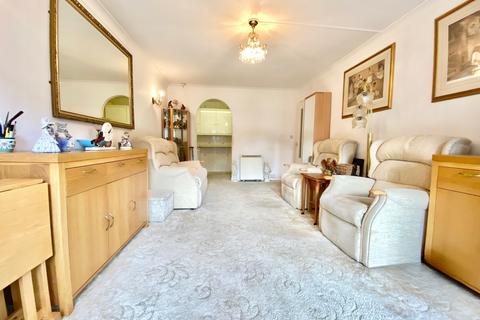 1 bedroom flat for sale, Homelands House, Ringwood Road, Ferndown, BH22