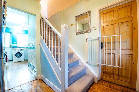 3 bedroom terraced house for sale, Leas Avenue, Holmfirth, West Yorkshire, HD9