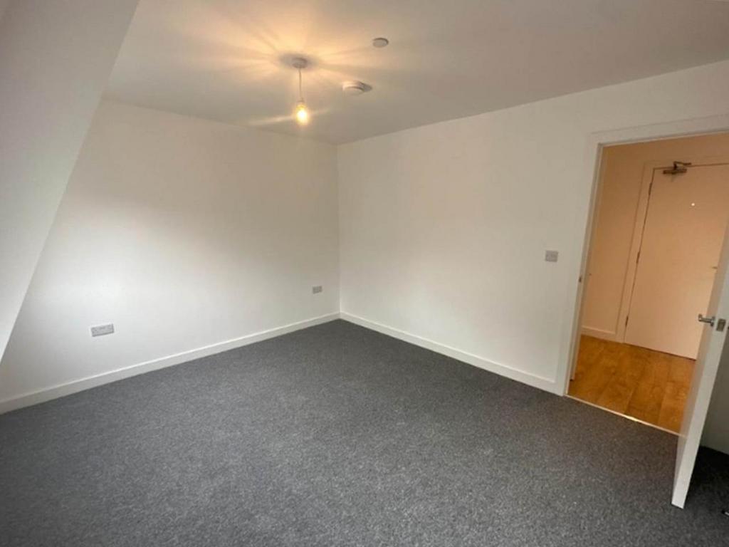 135321982 Bedroom 1 