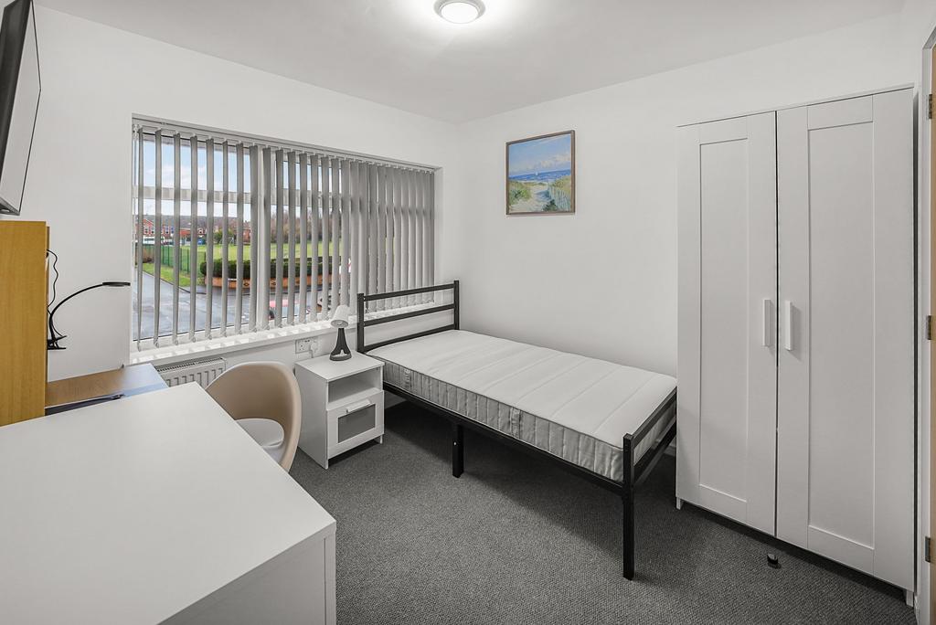 Bedroom -Room 2
