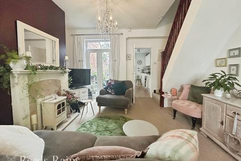 2 bedroom end of terrace house for sale, Hurst Street, Cheshire WA8