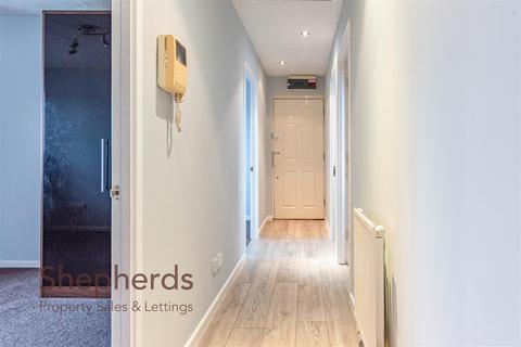 undefined, Village Close, Hoddesdon EN11