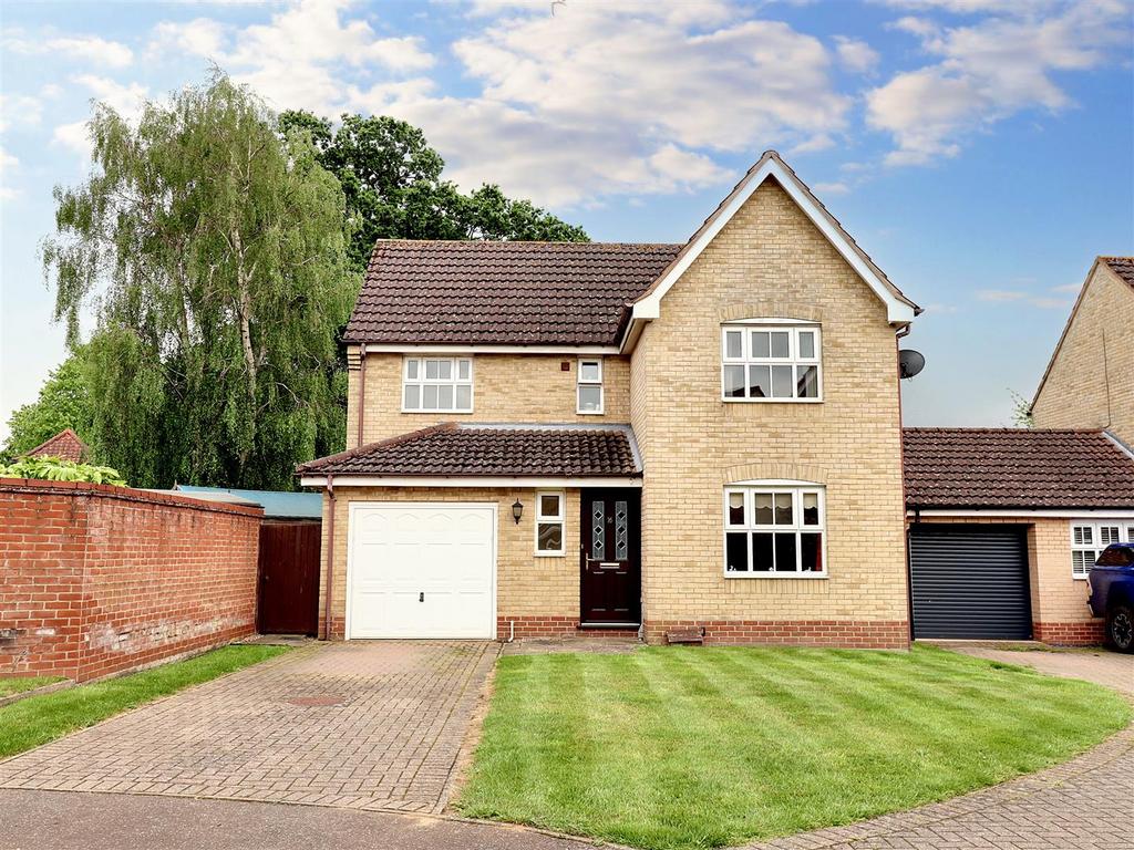 4 bedroom detached house for sale in Norwich on OnTheMarket