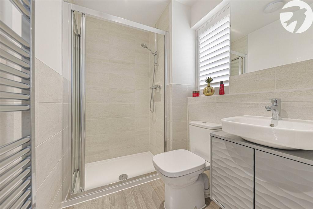 Ensuite To Bed One