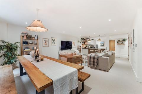 2 bedroom flat for sale, Alpha Road, Surbiton KT5