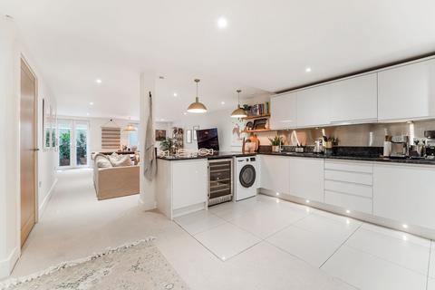 2 bedroom flat for sale, Alpha Road, Surbiton KT5