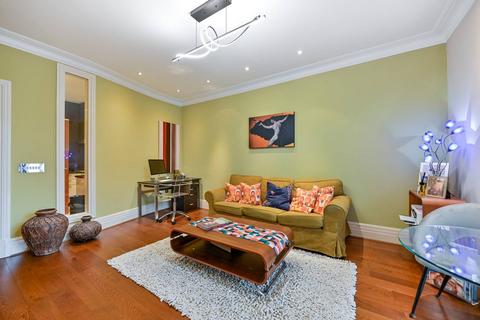 1 bedroom flat for sale, Melliss Avenue, Kew, Richmond, TW9