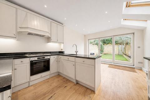 3 bedroom terraced house to rent, Westfields Avenue, London
