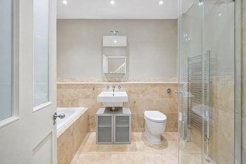 3 bedroom terraced house to rent, Westfields Avenue, London
