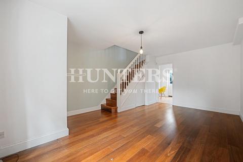 2 bedroom house to rent, Manor Road, London, N16