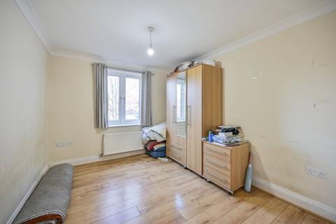 2 bedroom flat for sale, Blacksmiths Court, 98 Green Lanes, London, N13, Palmers Green, London, N13