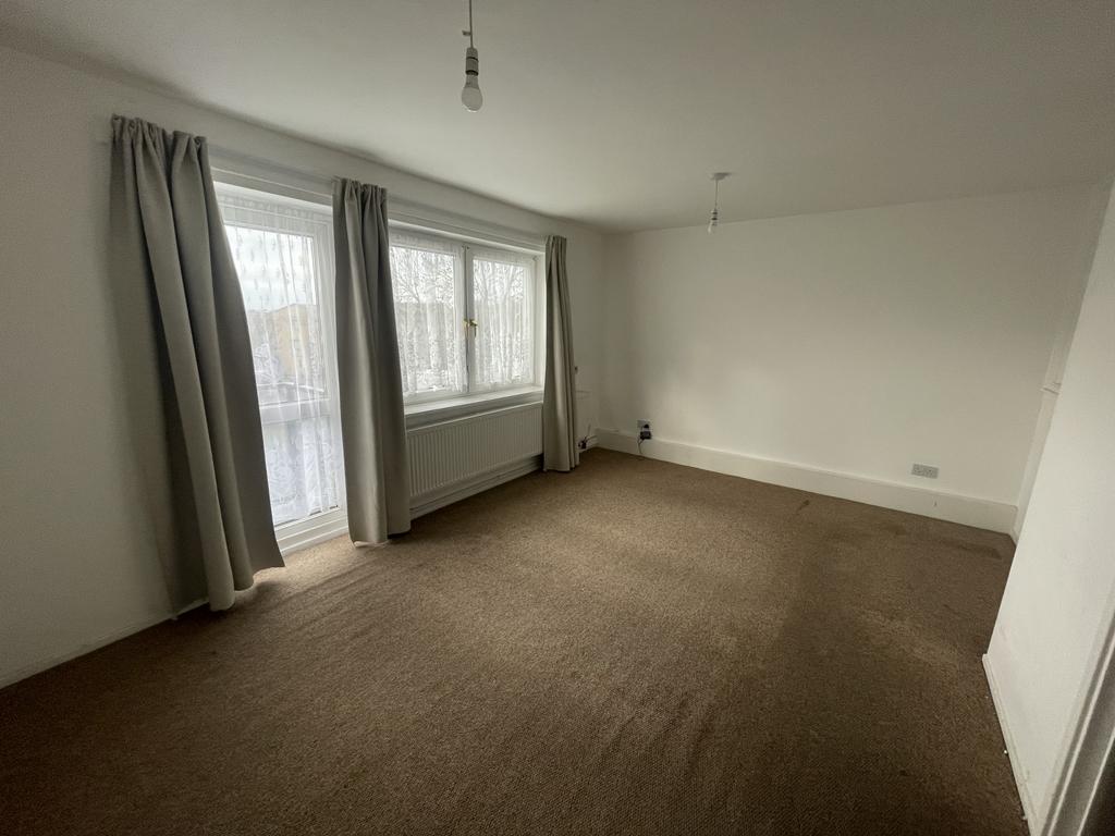 3 Bedroom Split-level Flat