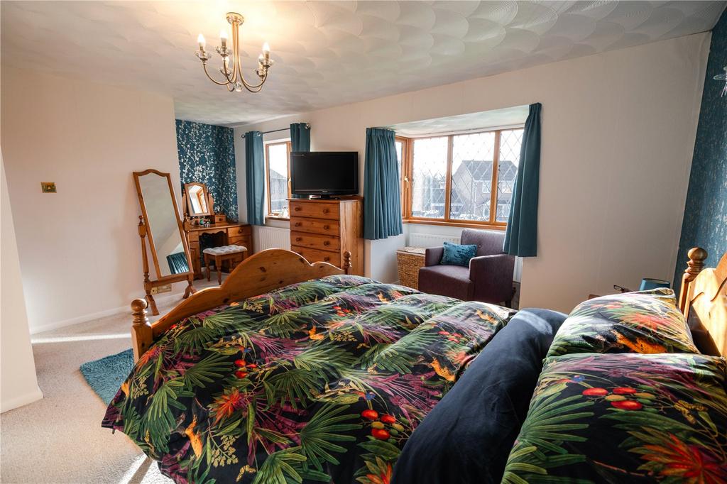 Bedroom 1 (2)