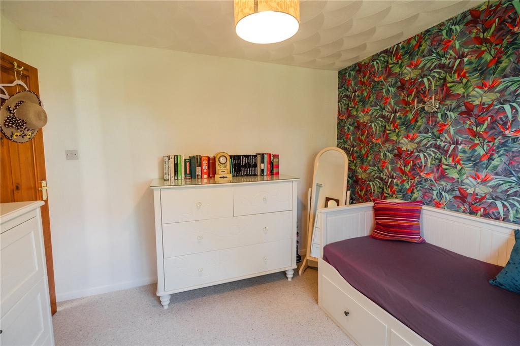 Bedroom 2 (2)