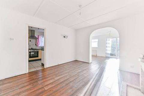 3 bedroom end of terrace house to rent, Rowden Road, Epsom, KT19