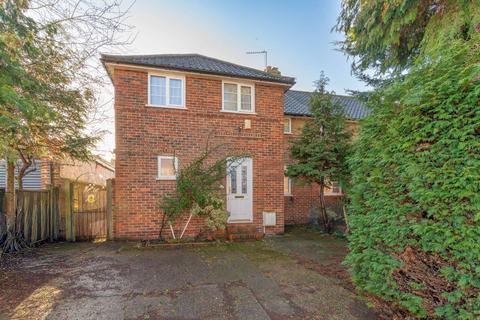 3 bedroom end of terrace house to rent, Rowden Road, Epsom, KT19