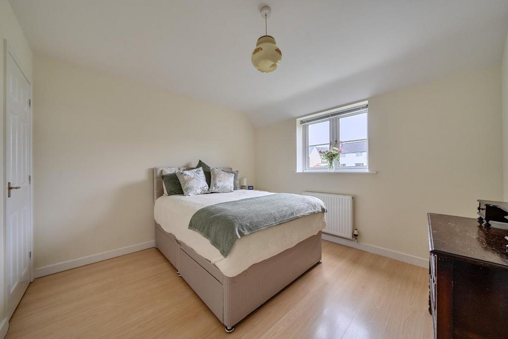 Bed 2.jpg
