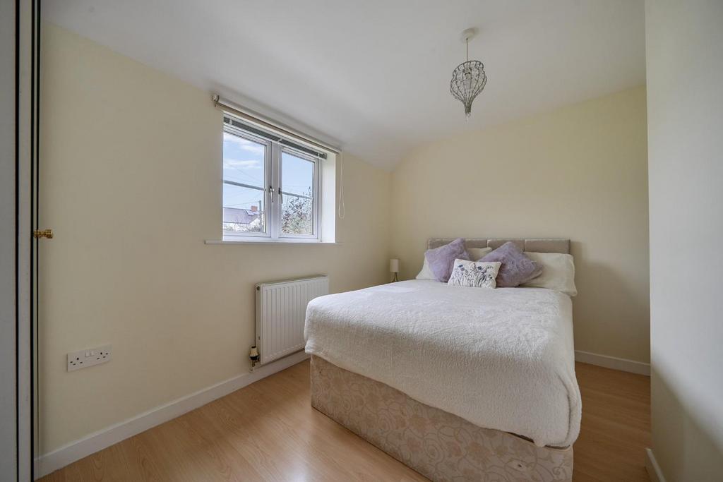 Bed 3 corner.jpg