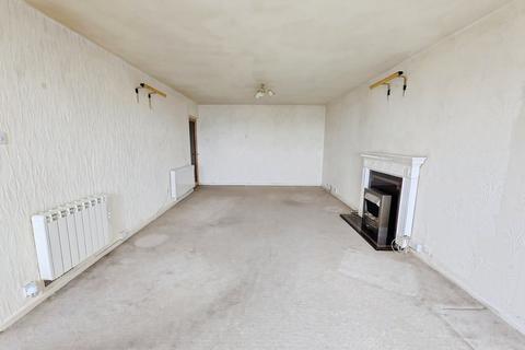 2 bedroom flat for sale, 22 Kenilworth Court, Cheylesmore, Coventry, West Midlands CV3 6HZ