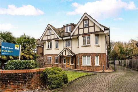 2 bedroom flat for sale, Byfleet Road, Surrey KT15