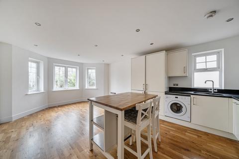 2 bedroom flat for sale, Byfleet Road, Surrey KT15