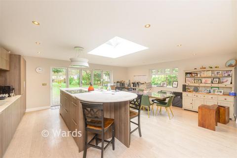 4 bedroom detached house for sale, Taylors Lane, Trottiscliffe ME19