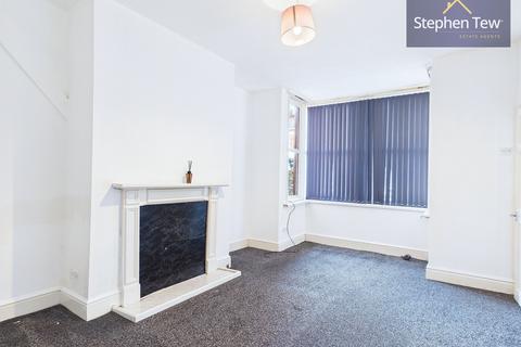 3 bedroom terraced house to rent, Elizabeth Street, Blackpool, FY1