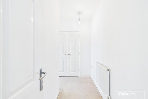 2 bedroom apartment to rent, Sunningdale Gardens, London NW9