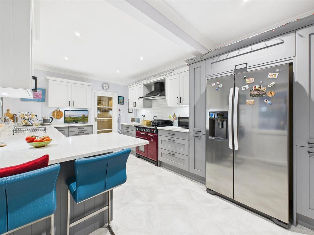 Kitchen: