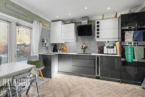 3 bedroom semi-detached house for sale, Ravenscroft Crescent, Sheffield