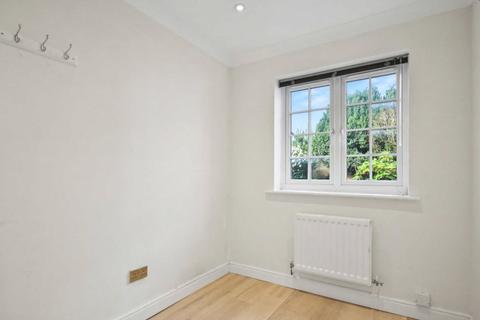 undefined, West Street, Farnham, Surrey, GU9