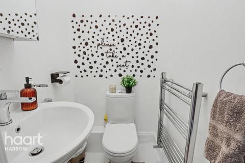 4 bedroom semi-detached house for sale, Herlwyn Avenue, RUISLIP