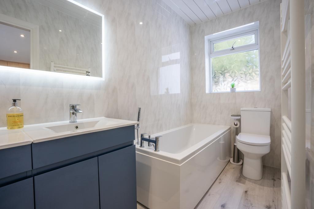 En-Suite Bathroom