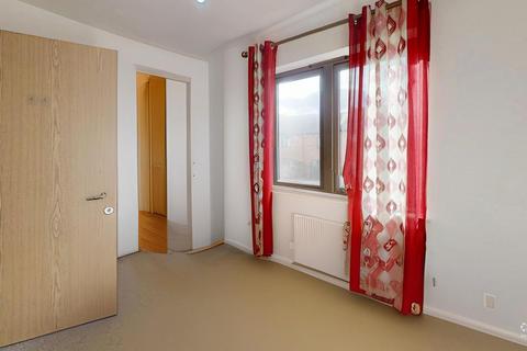 3 bedroom house to rent, Benning Drive,, Dagenham, RM8