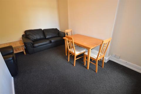 2 bedroom flat to rent, Palatine Road, Manchester M20